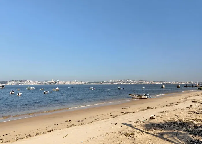 Riverside Nature Feriehus Trafaria